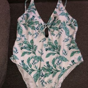 L.A. Hearts leaf print shine one piece